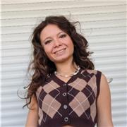 Ragazza studentessa di giurisprudenza offre lezione per ragazzi dalle elementari fino al quinto anno di superiori